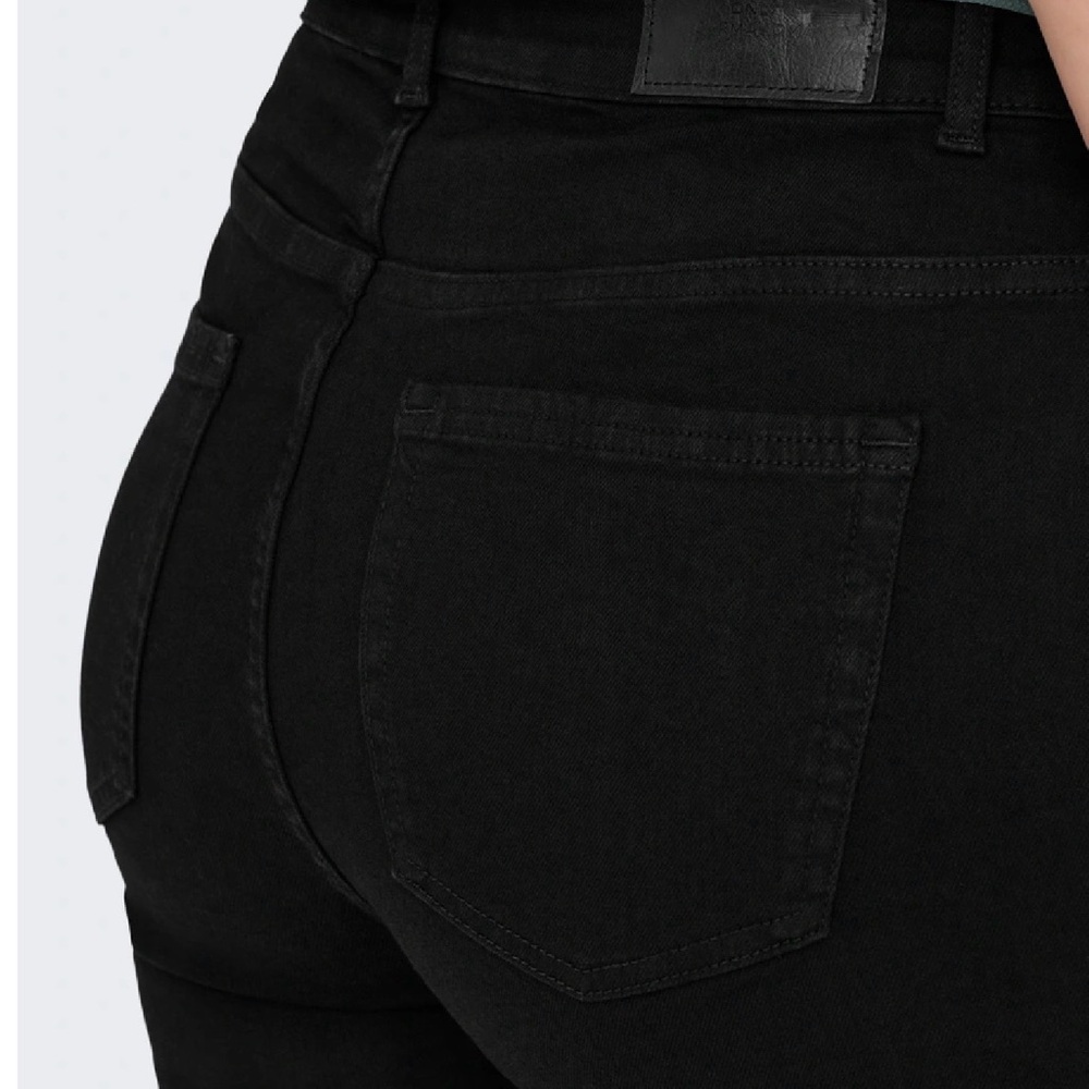 New Only Carmakoma Classic Black High Waisted Women's Demin Jeans with Raw Edges - Picture 5 of 5